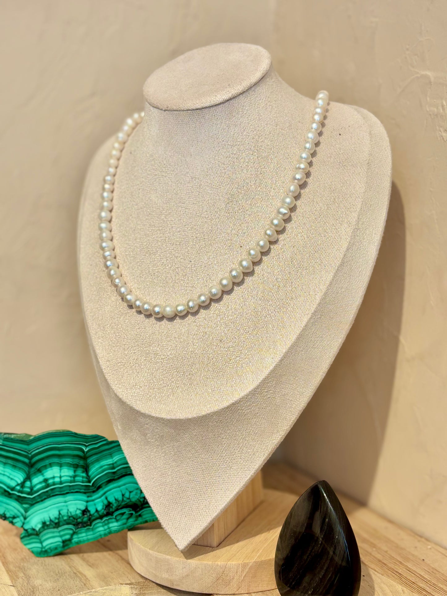 Collier en perle de nacre baroque