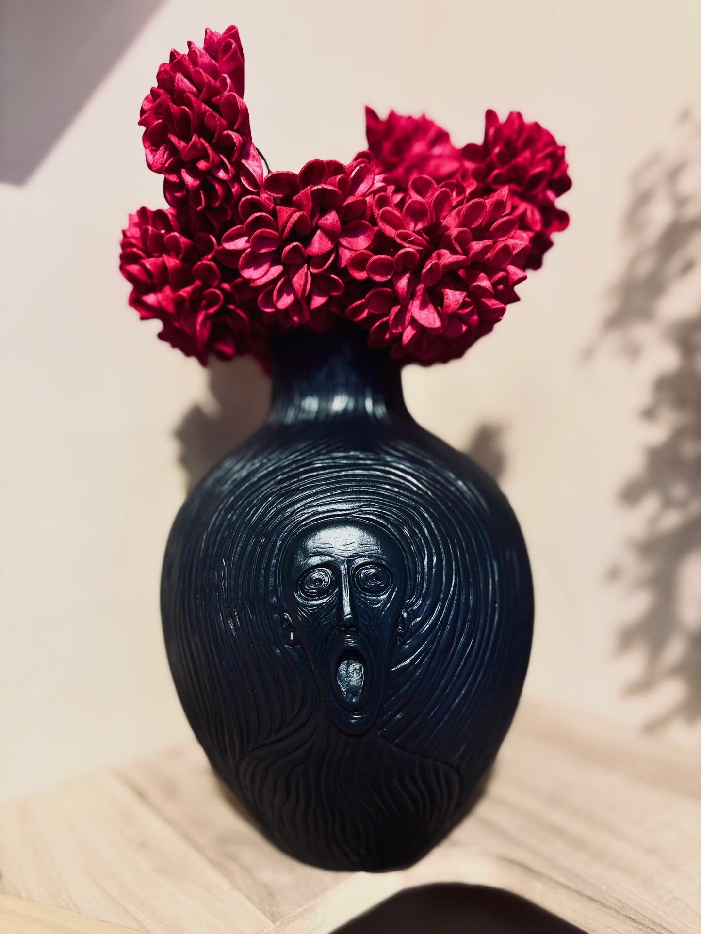 Le Vase du Cri Silencieux