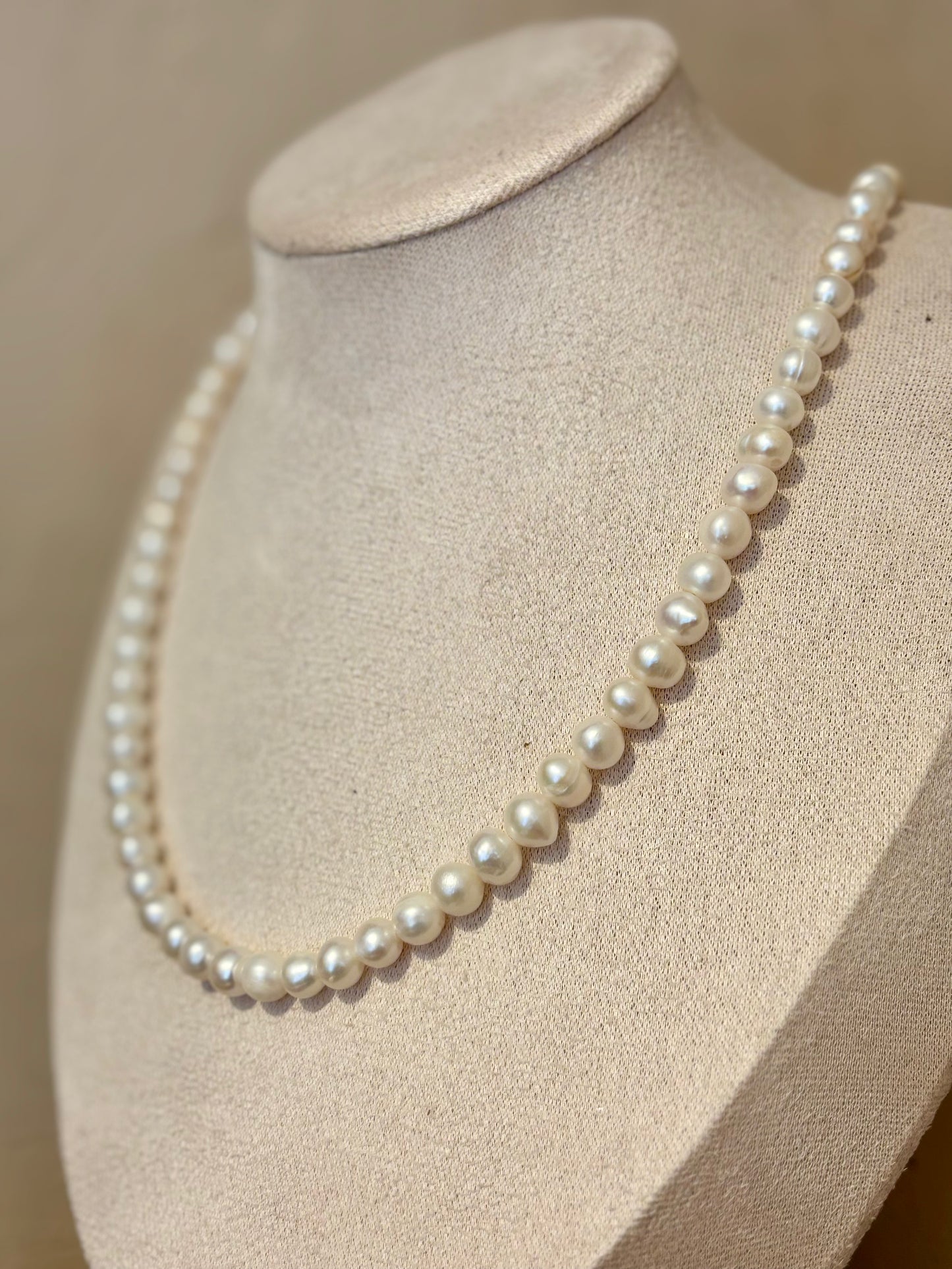 Collier en perle de nacre baroque